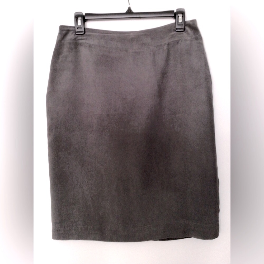 TATUUM Grey PeachSkin-Silky Straight Knee Skirt - EU 38 (US 6) As New
